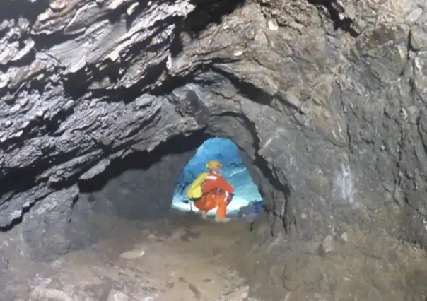 Esta Cueva se encuentra a una hora de Victoria y para explorarla debes nadar en un río subterráneo