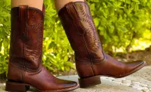 Estas son las diferencias entre las botas vaqueras de mujeres y de los hombres