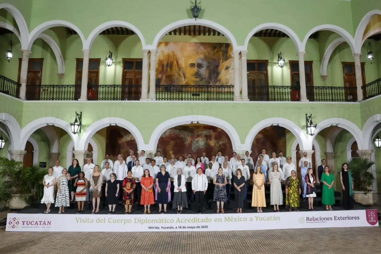 Embajadores acreditados en México tuvieron una reunión la mañana de este lunes en Palacio de Gobierno donde el gobernador Joaquín Díaz Mena destacó el potencial de inversión y desarrollo que hay en Yucatán.- Fuente Gobierno del Estado
