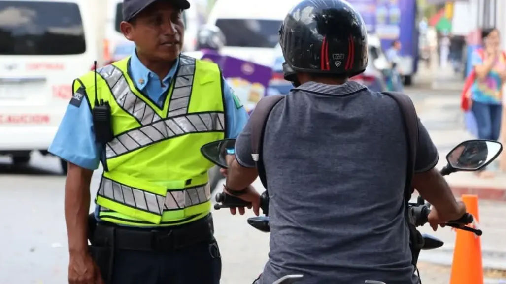 Regalarán cascos a motociclistas yucatecos con el programa "Chambea Seguro"
