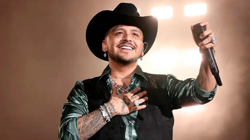 Christian Nodal comparece en juzgados por demanda millonaria