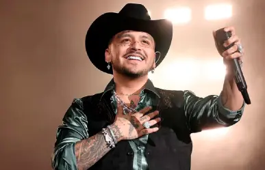 Christian Nodal comparece en juzgados por demanda millonaria