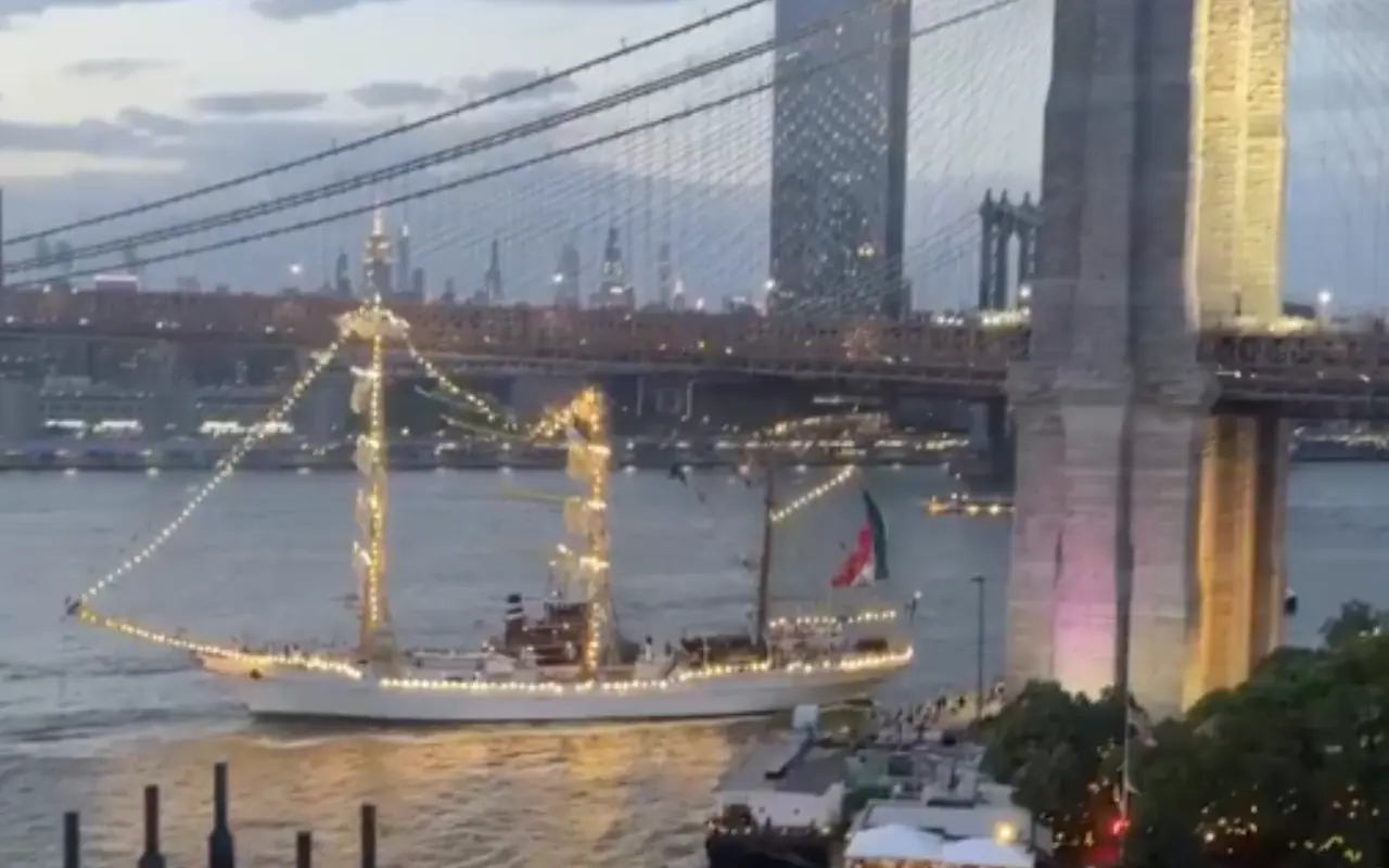 Colisión del buque con el puente de Brooklyn. Captura de pantalla: X (@LOVREGA)