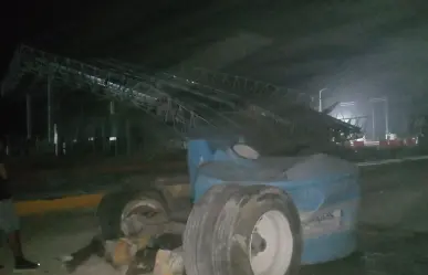 Así chocó el tráiler contra la caseta de cobro en la carretera Rumbo Nuevo