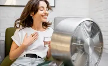 ¿Afecta la salud dormir con el ventilador encendido en la ola de calor? Esto dicen los expertos