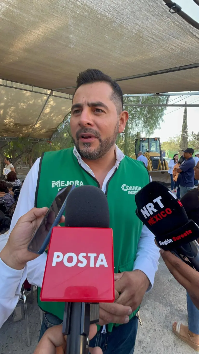 Coordinador de Mejora Arteaga en entrevista con medios de comunicación / Foto: Marco Juárez 