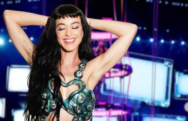 Katy Perry maneja con humor un percance con su vestuario durante su Lifetimes Tour