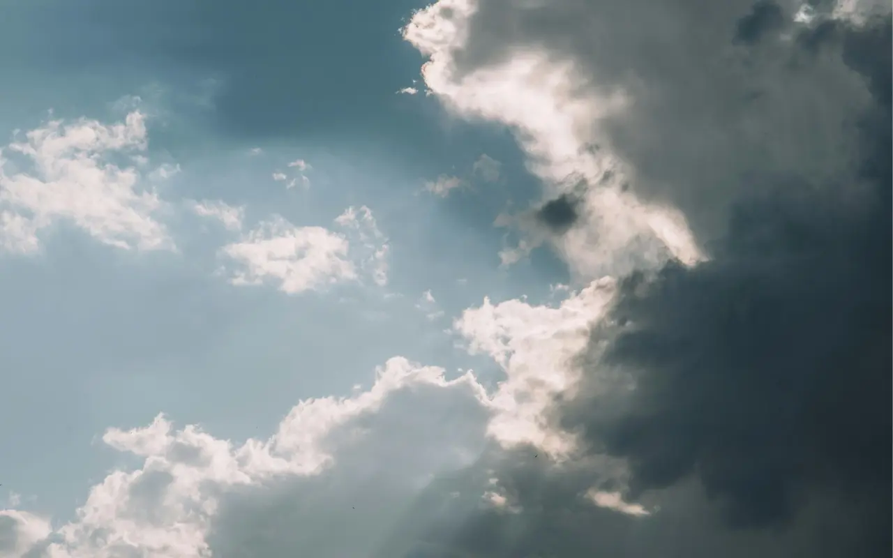 Cielos nublados y probabilidad de lluvia marcan el inicio de semana en Edomex. Foto: Pexels (Canva)
