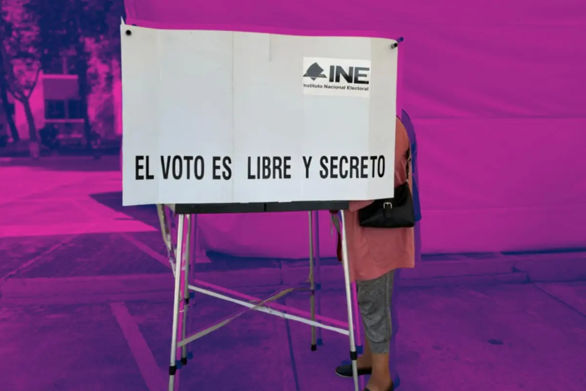 Casilla para votar durante la elección del Poder Judicial en CDMX. Foto: INE | Canva