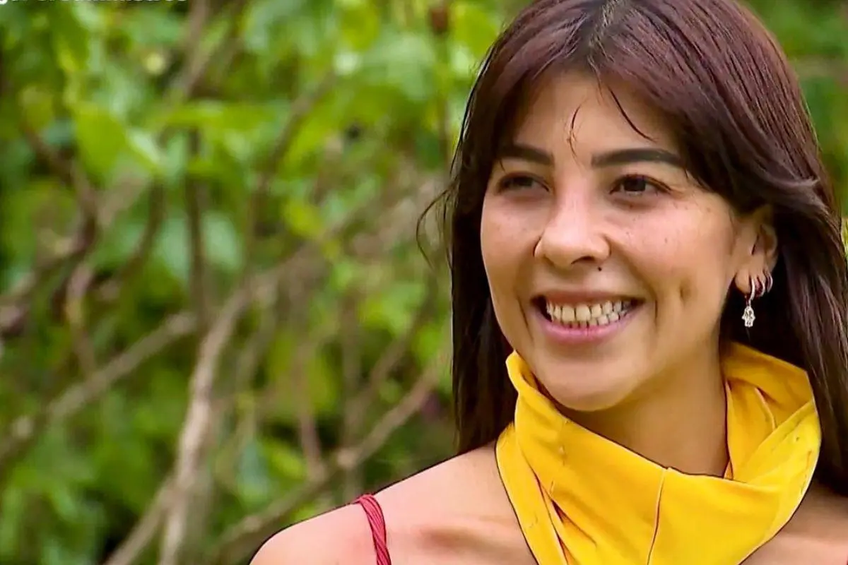 Frida Urbina es una de las nuevas participantes de Survivor México 2025, llega a darle un apoyo total a la tribu de los Héroes.