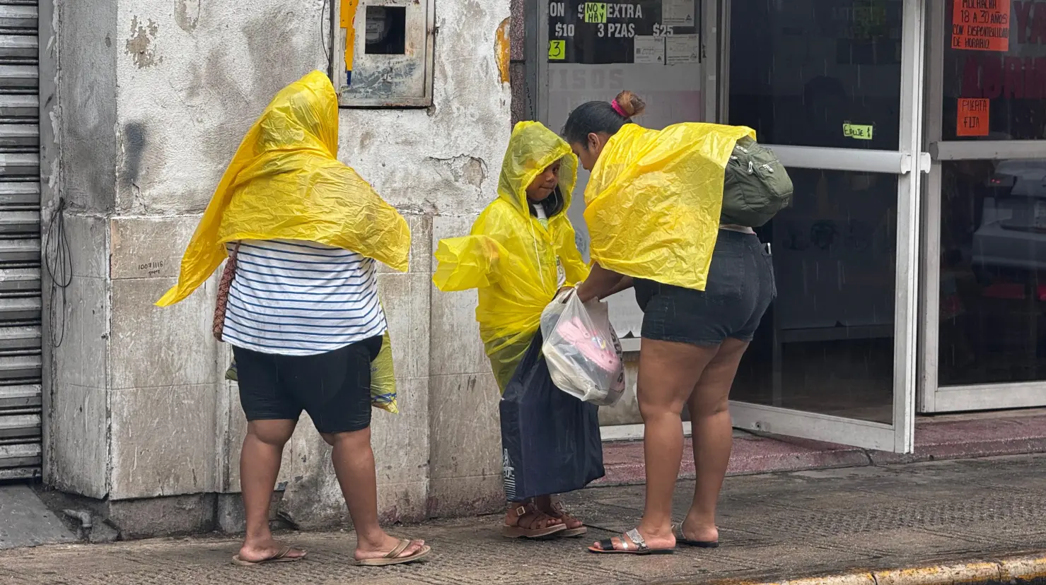 El meteorólogo Juan Palma Solís informó que las lluvias en Yucatán estarían cerca debido a que Ona onda tropical salido de África y toma rumbo hacia la zona del Caribe.- Fuente Irving Gil