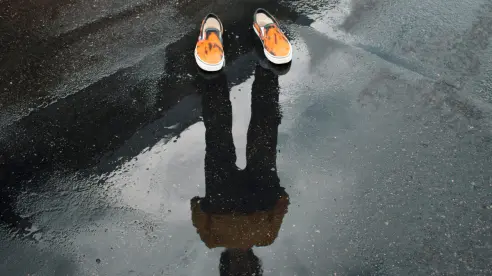 ¡Que tus tenis favoritos no se mojen! Así puedes cuidarlos durante la temporada de lluvias