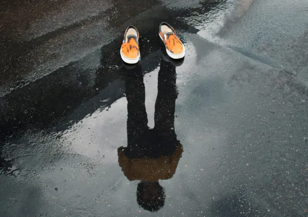 ¡Que tus tenis favoritos no se mojen! Así puedes cuidarlos durante la temporada de lluvias