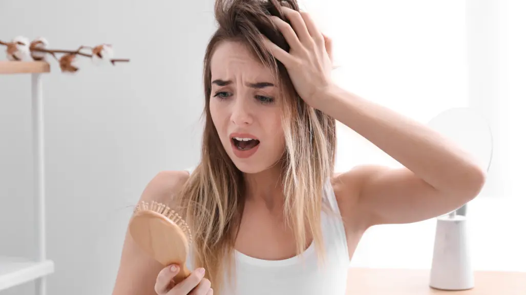 ¿Se te cae mucho el cabello? Estos 5 hábitos podrían provocar su caída