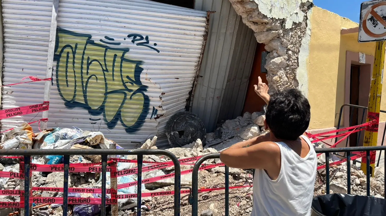 ¿Cuáles son las condiciones en las que se encuentra el negocio después de la colisión?. Foto: Daniel Rodríguez