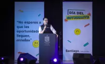 David de la Peña celebra a estudiantes de Santiago