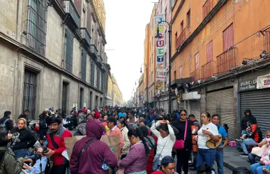 Maestros de la Sección 22 de la CNTE bloquean acceso a Zócalo y Palacio Nacional
