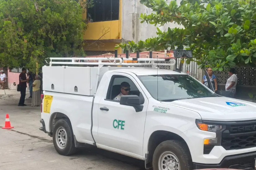 Trabajadores retenidos por vecinos | Foto: FB