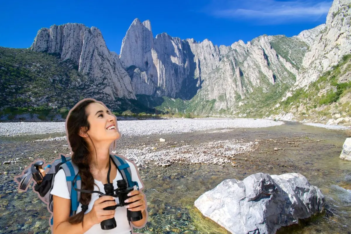 El Cañón de la Huasteca es uno de los escenarios naturales más impresionantes de Nuevo León. Foto: Expedia / Freepik