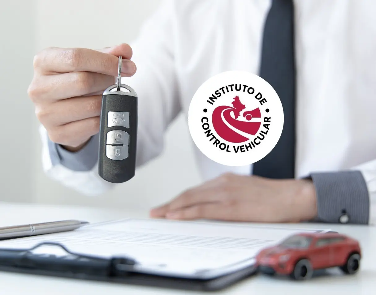 Con esta medida, el gobierno estatal busca incentivar la regularización vehicular y evitar que los propietarios sigan acumulando costos innecesarios. Foto: Canva/ICVNL.