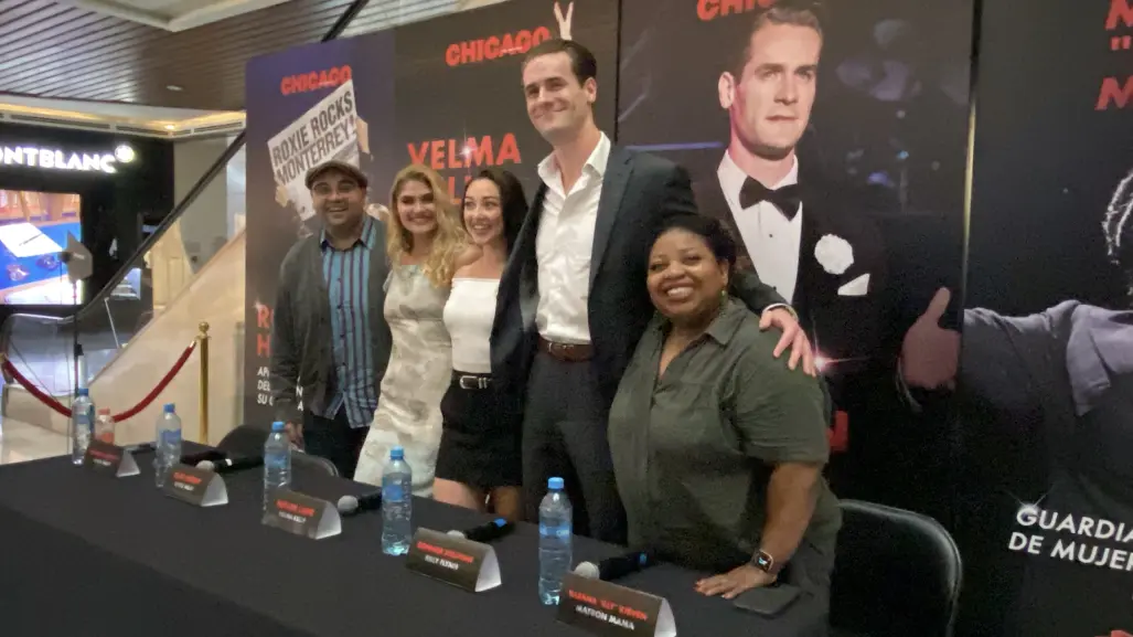 Invita elenco de Chicago a regios a su estreno