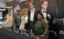 Invita elenco de Chicago a regios a su estreno
