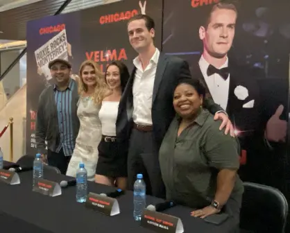 Invita elenco de Chicago a regios a su estreno