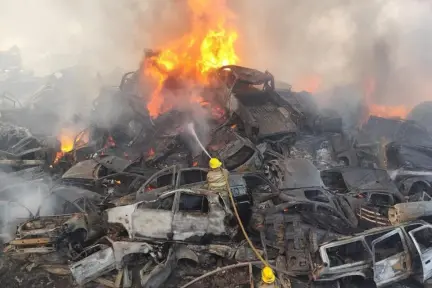 Empresa rechaza reubicación de yonke incendiado pese a acuerdo con Ayuntamiento de Altamira Empresa rechaza reubicación de yonke incendiado pese a acuerdo con Ayuntamiento de Altamira
