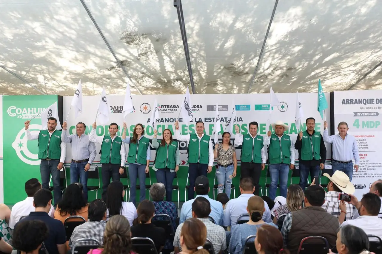 El gobernador Manolo Jiménez en el arranque del programa en Arteaga. (Fotografía: Gobierno de Coahuila)
