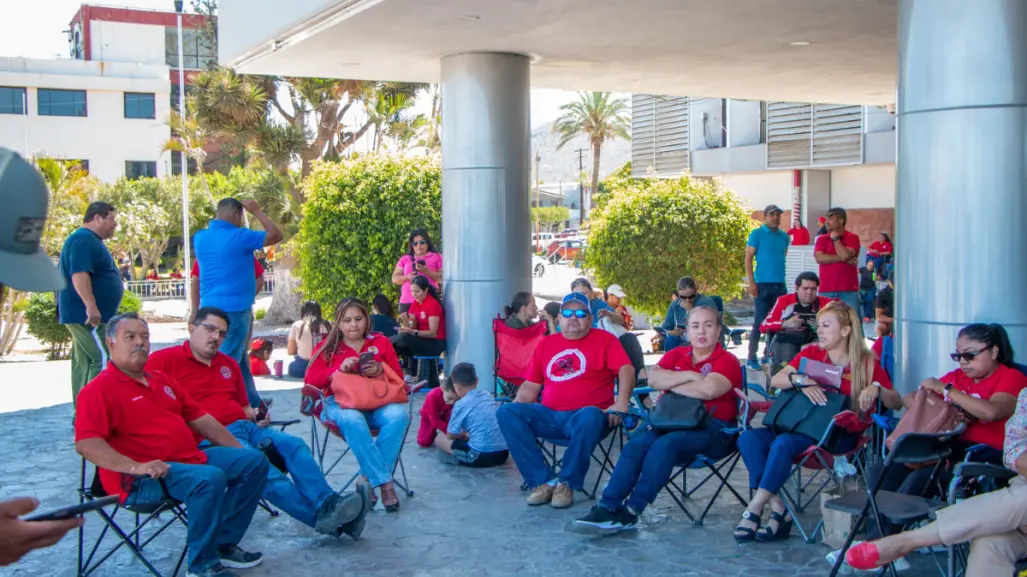 Maestros de BCS mantienen paro indefinido: esperan acuerdos con Gobierno del Estado