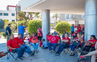 Maestros de BCS mantienen paro indefinido: esperan acuerdos con Gobierno del Estado