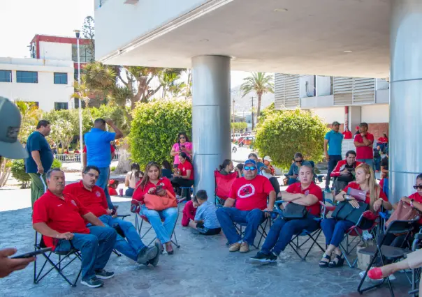 Maestros de BCS mantienen paro indefinido: esperan acuerdos con Gobierno del Estado