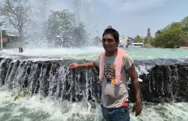 Villahermosa supera los 42 grados; ciudadanos se bañan en fuentes para soportar el calor