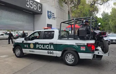 Fiscalía de CDMX resguarda vehículos implicados en asesinado de funcionarios de Clara Brugada
