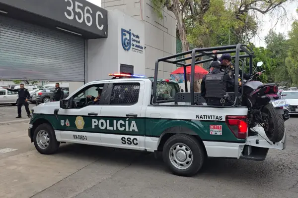 Fiscalía de CDMX resguarda vehículos implicados en asesinado de funcionarios de Clara Brugada
