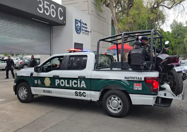 Fiscalía de CDMX resguarda vehículos implicados en asesinado de funcionarios de Clara Brugada