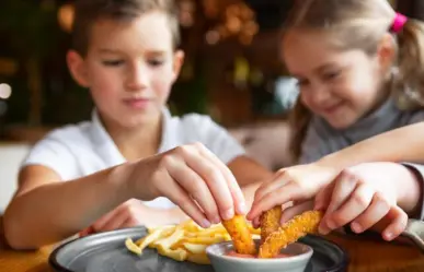 ¿Quién cuida lo que comen los niños? Crecen denuncias por comida chatarra en Edomex