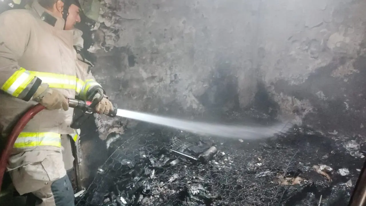 Fuego arrasa vivienda en unidad habitacional de Metepec. Foto: @MetepecGobierno