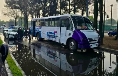 Asesinan a dos personas durante asalto en microbús sobre Río Churubusco