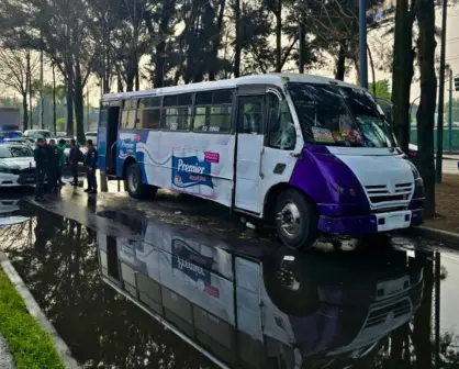 Asesinan a dos personas durante asalto en microbús sobre Río Churubusco