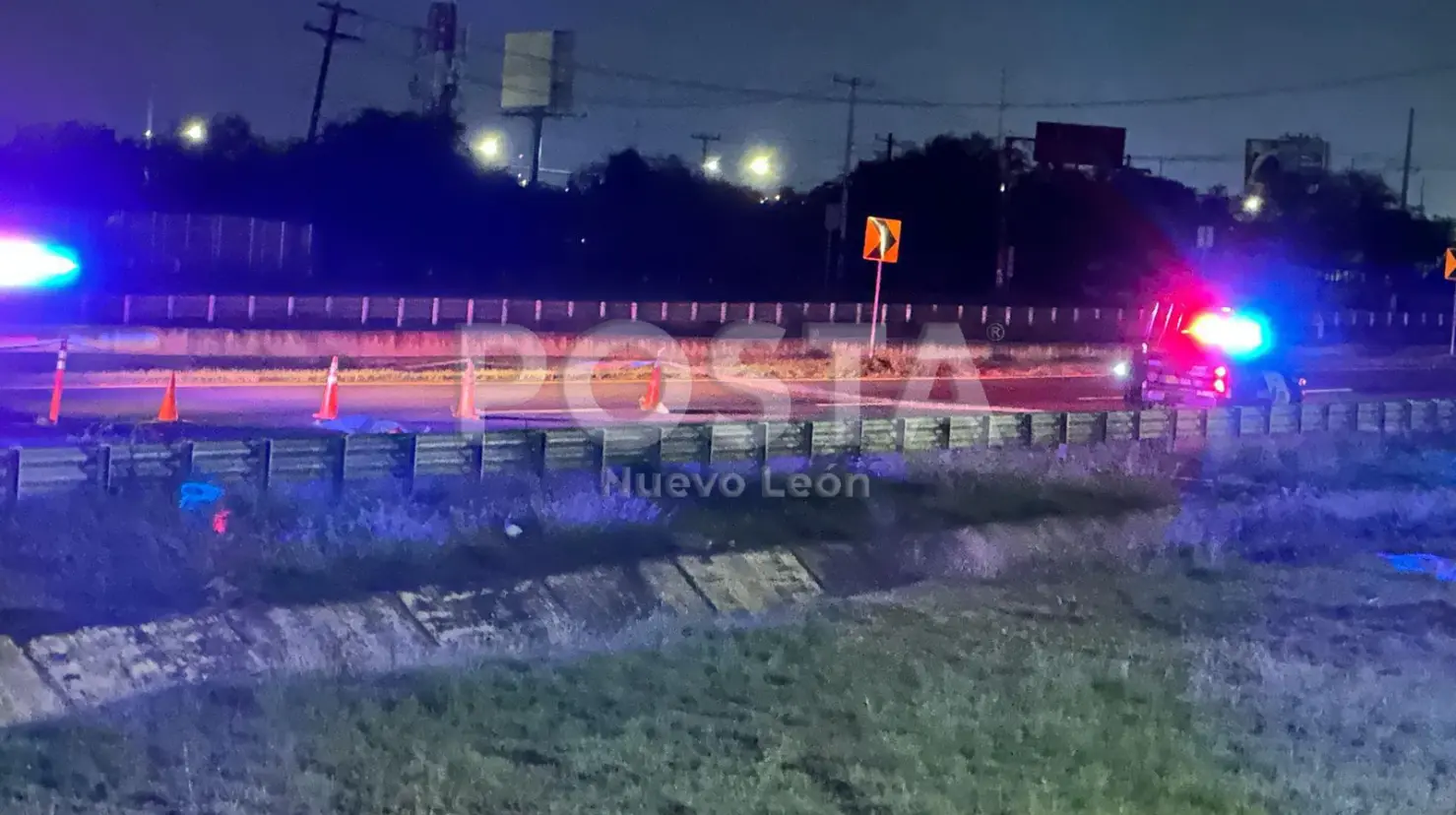 De acuerdo con versiones de algunos testigos, la víctima intentó cruzar la carretera cuando fue arrollada por un vehículo que se dio a la fuga. Foto: POSTA.