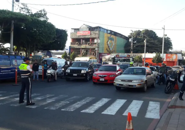 Evita multas en CDMX, esto cuesta a los conductores detenerse en el cruce peatonal