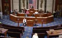Cámara de Representantes de EU aprueba plan fiscal de Trump; incluye impuesto a remesas