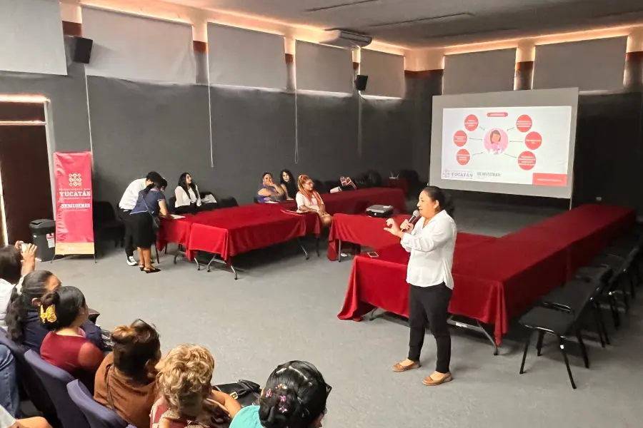 Semujeres capacita a cien promotoras en 60 municipios de Yucatán