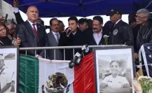 Los Tigres del Norte rinden homenaje a las víctimas del Buque Escuela Cuauhtémoc en Nueva York