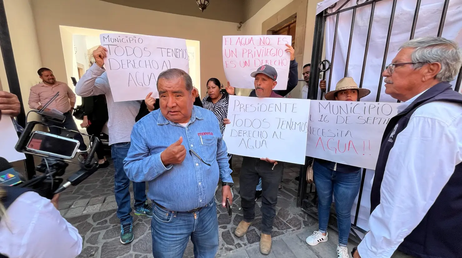Foto: Jesús Carrillo | Aseguran habitantes del ejido 16 de septiembre sufrir por la falta del vital líquido.