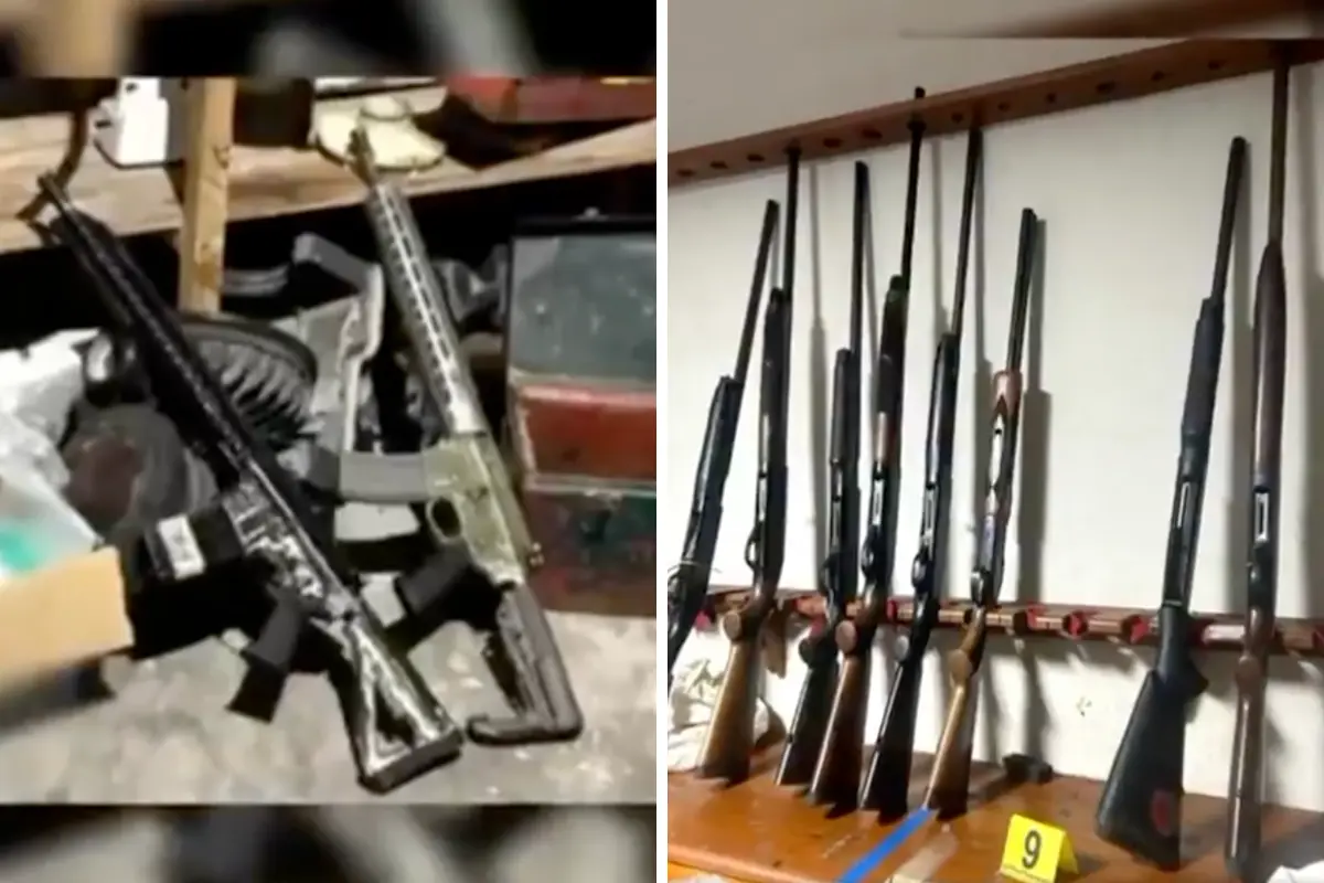 Armas aseguradas tras el cateo realizado por la FGR. Foto: Carlos García