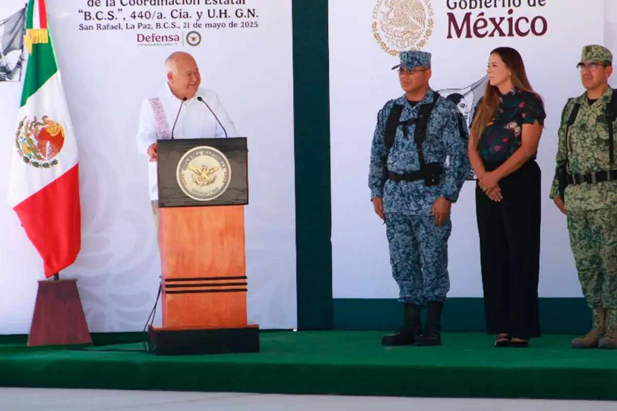 El gobernador Víctor Manuel Castro Cosío, acompañó al general Ricardo Trevilla Trejo, de la Secretaría de la Defensa Nacional en la inauguración de estas instalaciones. Foto: Gobierno del Estado.