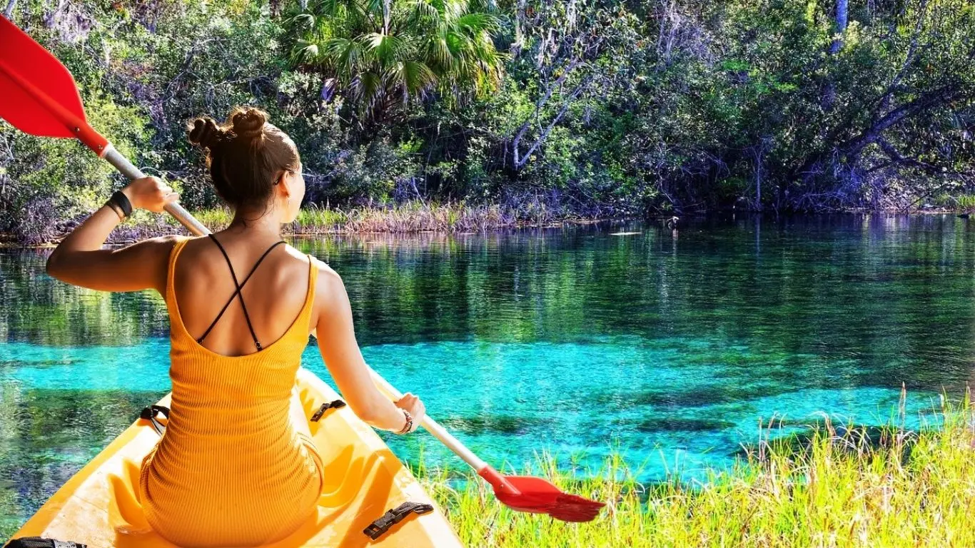 ¿Cómo se llaman los manantiales escondidos en la selva de Campeche?. Foto: Canva / Forbes