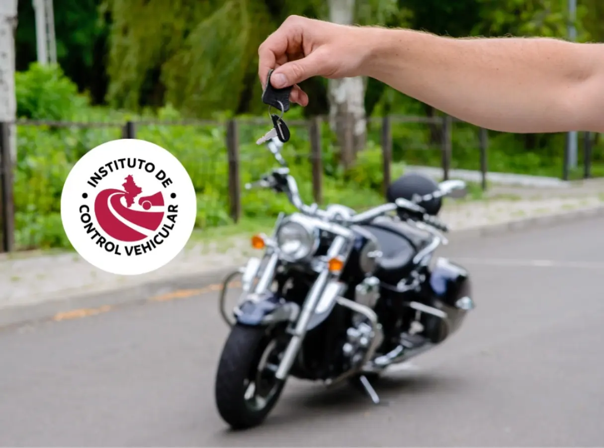 Cumplir con estos requisitos te permitirá obtener las placas de tu motocicleta sin contratiempos y garantizará que circules conforme a la ley en Nuevo León. Foto: Canva/ICVNL.